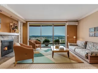 Photo #5: 21045510 Listing