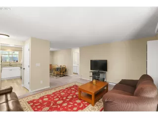 Photo #4: 21046029 Listing