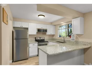 Photo #6: 21046029 Listing