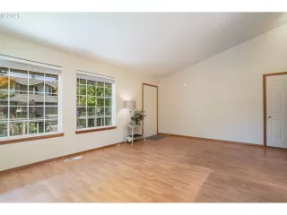 Photo #2: 21046081 Listing