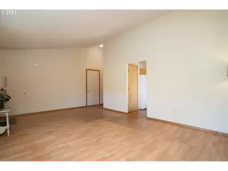 Photo #3: 21046081 Listing