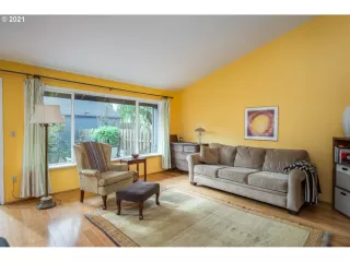 Photo #5: 21046517 Listing 