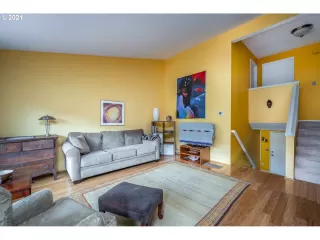 Photo #6: 21046517 Listing 