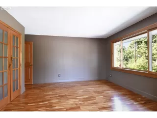 Photo #6: 21046807 Listing