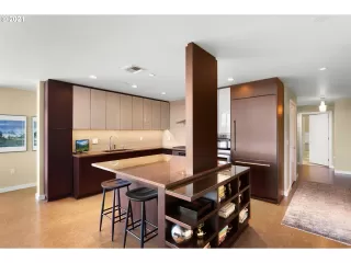 Photo #5: 21046840 Listing 