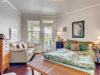 Photo #4: 21046916 Listing