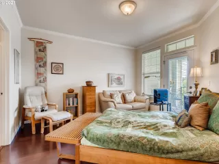 Photo #5: 21046916 Listing