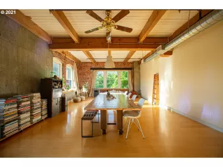 Photo #2: 21046940 Listing