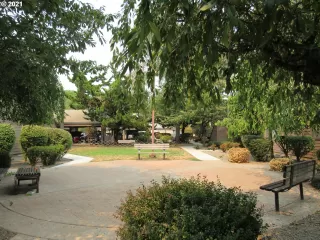 Photo #4: 21046942 Listing