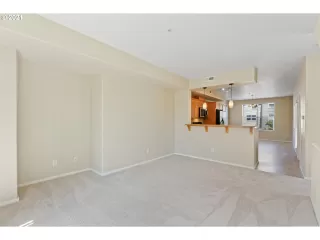 Photo #4: 21047091 Listing