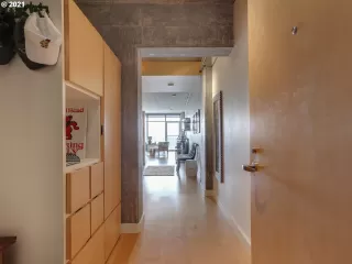 Photo #4: 21047172 Listing