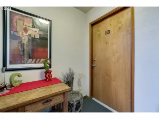 Photo #2: 21047516 Listing 