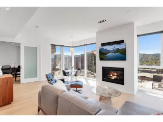 Photo #4: 21048212 Listing