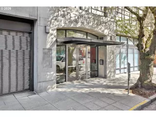 Photo #2: 210484605 Listing