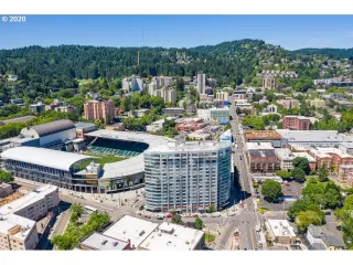 Photo #2: 21048593 Listing