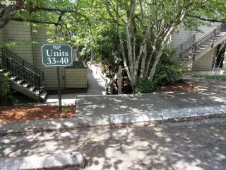 Photo #5: 21048858 Listing