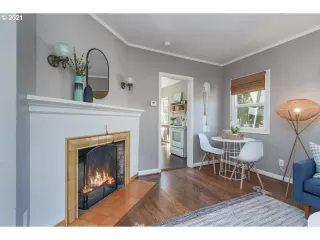 Photo #2: 21049167 Listing