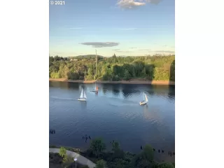 Photo #5: 21050109 Listing