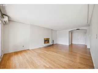 Photo #4: 210502503 Listing 