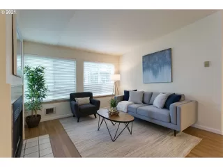 Photo #3: 21050445 Listing