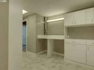 Photo #5: 21050455 Listing