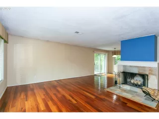 Photo #2: 21050558 Listing