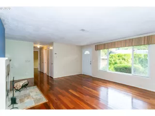 Photo #3: 21050558 Listing