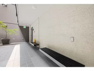 Photo #6: 21050882 Listing