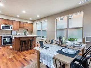 Photo #2: 21050904 Listing