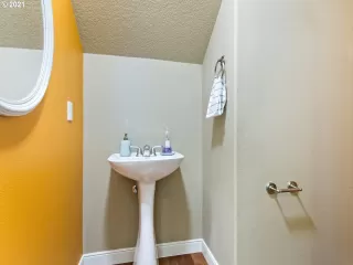 Photo #3: 21050904 Listing