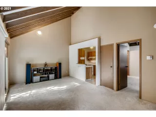 Photo #2: 21050928 Listing