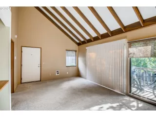 Photo #4: 21050928 Listing