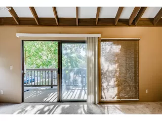 Photo #5: 21050928 Listing