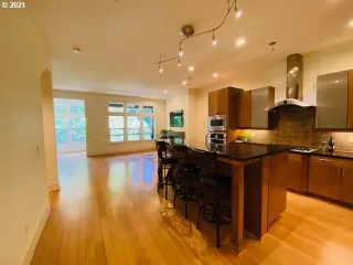 Photo #1: 21051100 Listing