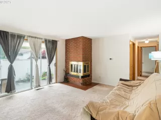 Photo #4: 21051589 Listing 