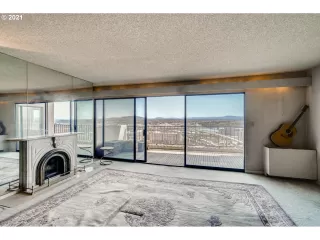 Photo #6: 21052405 Listing