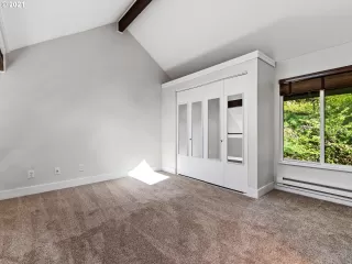 Photo #3: 21052647 Listing