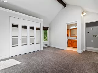 Photo #4: 21052647 Listing