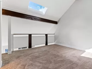 Photo #5: 21052647 Listing