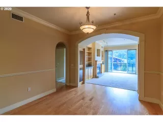 Photo #5: 21052855 Listing 