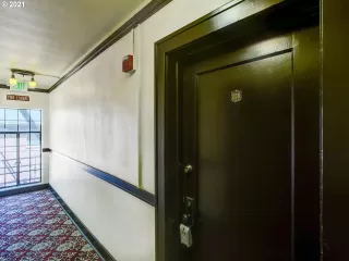 Photo #4: 21053024 Listing