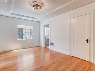 Photo #6: 21053024 Listing