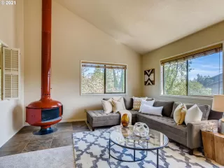 Photo #5: 21053347 Listing 