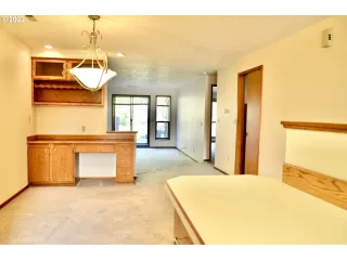 Photo #4: 21053750 Listing 