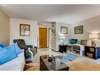 Photo #4: 21054475 Listing