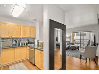 Photo #6: 21055348 Listing