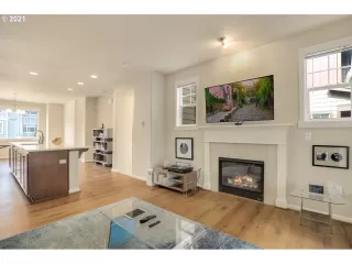Photo #6: 21055459 Listing 