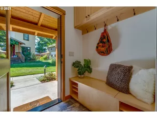 Photo #1: 21055577 Listing 