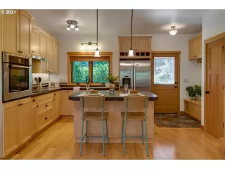 Photo #2: 21055577 Listing 