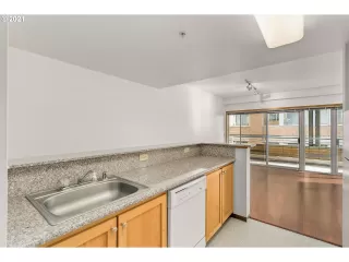 Photo #2: 21056374 Listing